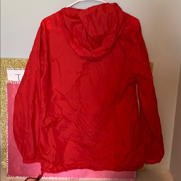 Red Cardinal wins breaker. - Picture 3 of 5